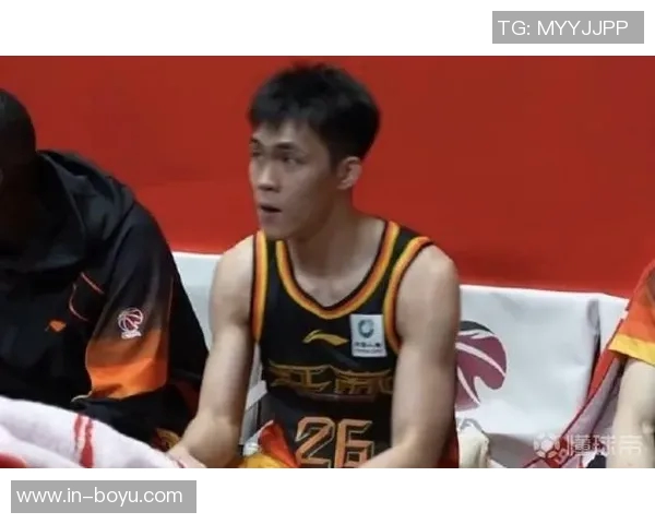 庞峥麟半场表现抢眼8投5中斩获16分三分球与罚球均表现出色