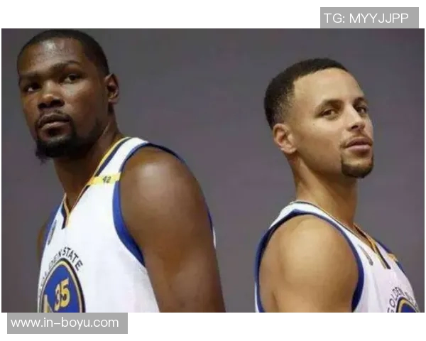 里夫斯赛季表现超越历史仅詹姆斯杜兰特库里做到的2555三分命中率50成就 里夫斯赛季表现超越历史仅詹姆斯杜兰特库里做到的2555三分命中率50成就